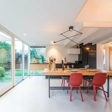 Stylish With Private Garden